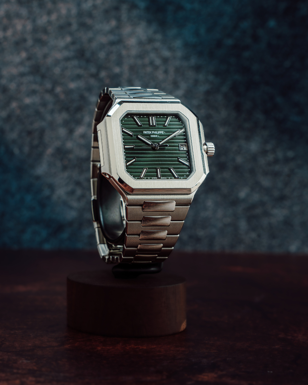 PATEK PHILIPPE CUBITUS 5821/1A-001 45MM OLIVE GREEN DIAL FULL SET 2025