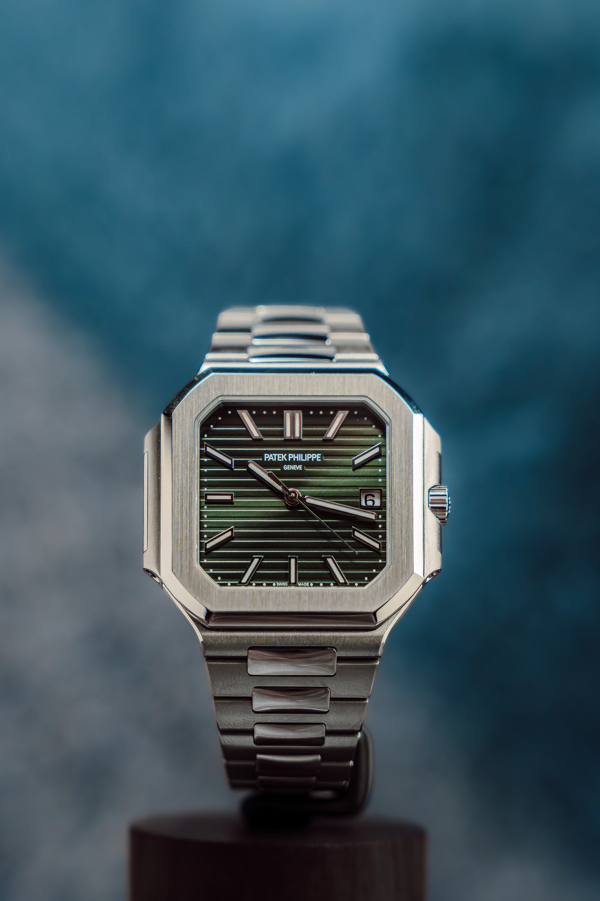 PATEK PHILIPPE CUBITUS 5821/1A-001 45MM OLIVE GREEN DIAL FULL SET 2025